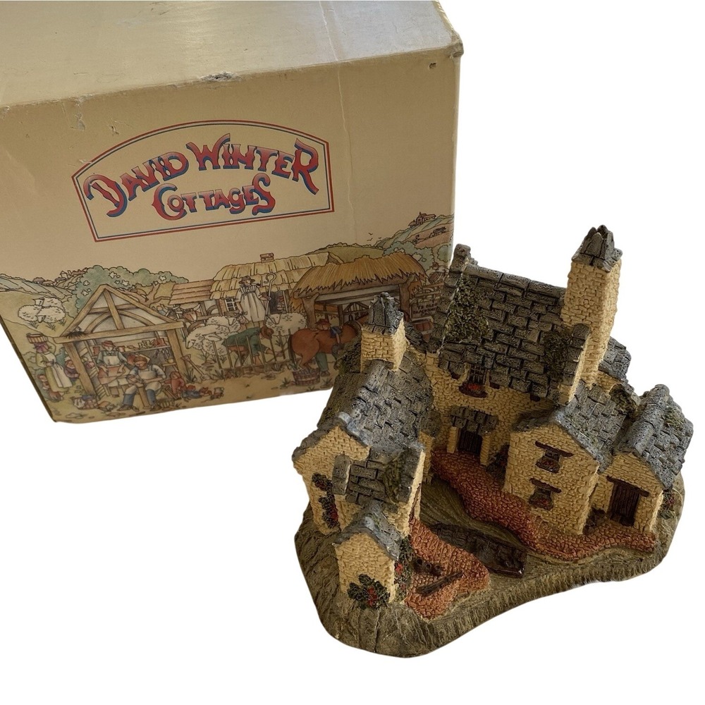 David Winter‎ Cottages Fisherman's Wharf 1983 Figurine Hand Painted With Box
